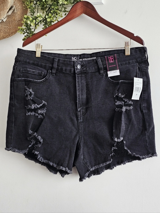 NOBO Pants - NOBO Black Curvy Distressed Mom Shorts Super High Rise Curvy Size 21 NWT